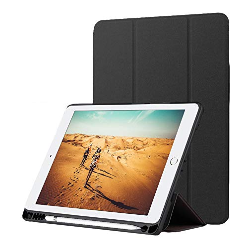 Nuevo iPad 9.7 2018 Funda con Portalápices, Suave TPU Trifold Stand Protector Smart Cover[Auto Sueño/Estela] para Apple iPad 9.7 2018/2017/Air 2/Air/Pro 9.7 2016[Stylus 2 en 1 gratis],Misterioso Negro