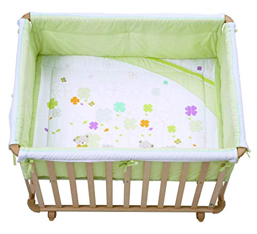 Parque de madera maciza en acabado natural, diseño 'Luckbringer', parque infantil 75x100 cm, segura superficie de juegos con suelo y protector lateral acolchado, ruedas incluidas. Parque de madera maciza en acabado natural, diseño 'Luckbringer', parque infantil 75x100 cm, segura superficie de juegos con suelo y protector lateral acolchado, ruedas incluidas.
