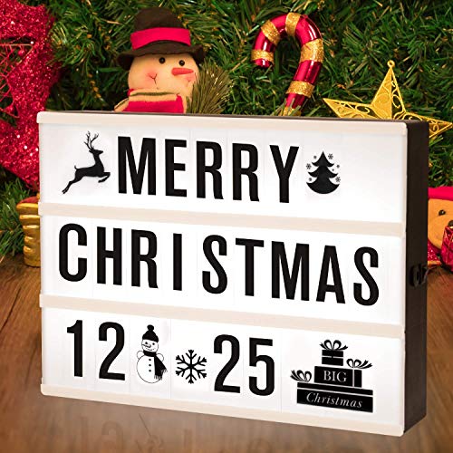 SUNNEST Caja de Luz A4 con 96 Letras y Emojis 80 Tarjetas de Fiestas Cartel Luminoso LED, Ideal para Decoración y Regalo para Niñas, Niños en Cumpleaños, Navidad SUNNEST Caja de Luz A4 con 96 Letras y Emojis 80 Tarjetas de Fiestas Cartel Luminoso LED, Ideal para Decoración y Regalo para Niñas, Niños en Cumpleaños, Navidad