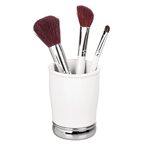 InterDesign York Vaso para cepillos de dientes o enjuague bucal, práctico portacepillos y organizador de baño en cerámica y metal, blanco/plateado