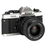 Cámara Nikon FM-10 SLR con Lente de Zoom de 35-70 mm f/3.5-4.8