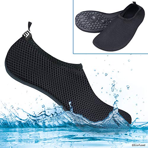 Zapatillas de Agua para Mujeres – Extra Cómodas - Protegen contra la Arena, Agua Fría/Caliente - Calzado de Ajuste Fácil para Nadar (Negro) – (G)US para Mujeres:7- 8/Longitud de la Plantilla: 9.44”