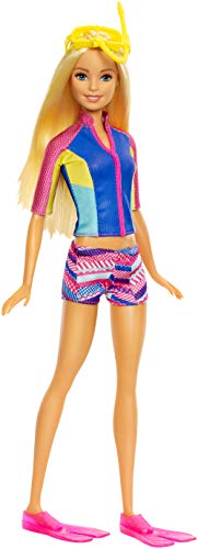 Barbie Aventura de los Delfines, muñeca con mascotas mágicas y accesorios (Mattel FBD63)