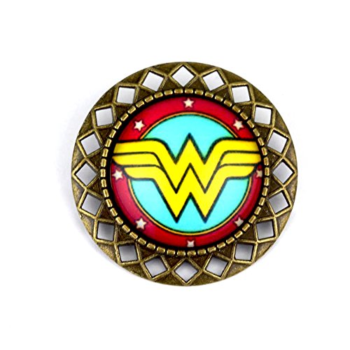 Chapa de metal de Wonder Woman. 