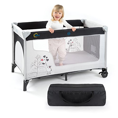 Fillikid Cuna de Viaje para Bebé Jirafa 120x60 cm, de 0 a 3 años - Cuna Viaje Plegable con Bolsa de Transporte, Ruedas y Entrada Lateral Fillikid Cuna de Viaje para Bebé Jirafa 120x60 cm, de 0 a 3 años - Cuna Viaje Plegable con Bolsa de Transporte, Ruedas y Entrada Lateral