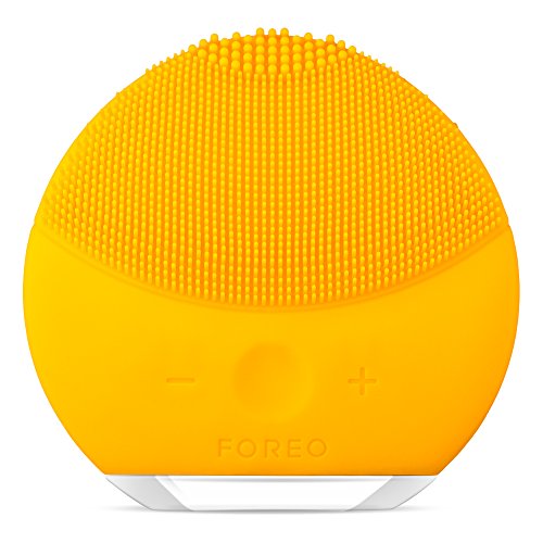 LUNA mini 2 de FOREO es el limpiador facial con modo anti-edad. Un cepillo facial sónico de silicona, para todo tipo de piel |Sunflower Yellow| Recargable a través USB LUNA mini 2 de FOREO es el limpiador facial con modo anti-edad. Un cepillo facial sónico de silicona, para todo tipo de piel |Sunflower Yellow| Recargable a través USB