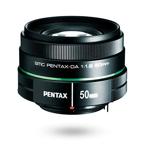 Pentax Smc DA 50 mm F/1.8 Objetivo con Focal 76.5 mm (Equivalente en 35 mm) Increíble Valor de Apertura F y Diafragma Circular para un Bonito Efecto Bokeh en Retratos y Paisajes Ligero, Negro Pentax Smc DA 50 mm F/1.8 Objetivo con Focal 76.5 mm (Equivalente en 35 mm) Increíble Valor de Apertura F y Diafragma Circular para un Bonito Efecto Bokeh en Retratos y Paisajes Ligero, Negro