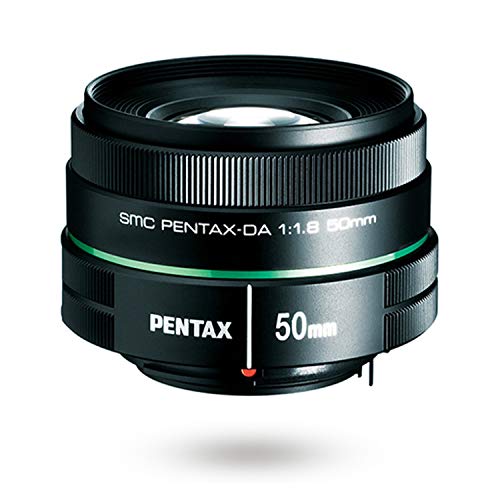 Pentax Smc DA 50 mm F/1.8 Objetivo con Focal 76.5 mm (Equivalente en 35 mm) Increíble Valor de Apertura F y Diafragma Circular para un Bonito Efecto Bokeh en Retratos y Paisajes Ligero, Negro