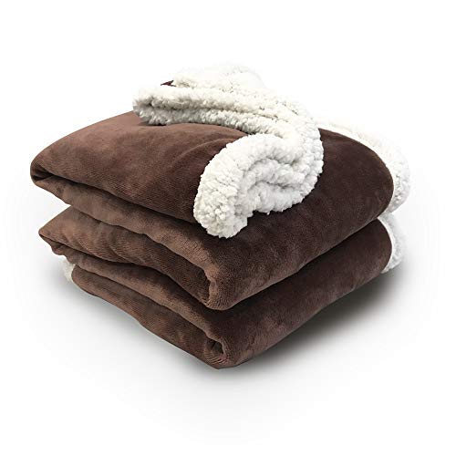 Don Descanso Manta Reversible Microvisón y Tejido Tipo Sherpa Mod. Newconfort, 150x200 cm. Sofá, Cama 90 o Sobrecama, Extrasuave, Cálida, Marrón Chocolate, Lavable a máquina, Resistente a Las Arrugas