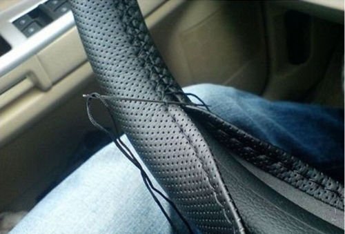Cubierta de volante semi-piel con hilo Negro 40 cm de diametro. (Hilo Negro) Cubierta de volante semi-piel con hilo Negro 40 cm de diametro. (Hilo Negro)