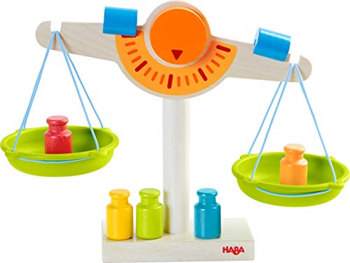 Haba 302639 - Báscula de madera para tiendas de comprador, con dos baldas de plástico, 5 pesos de medición y 2 pesos de compensación, juguete a partir de 3 años Haba 302639 - Báscula de madera para tiendas de comprador, con dos baldas de plástico, 5 pesos de medición y 2 pesos de compensación, juguete a partir de 3 años