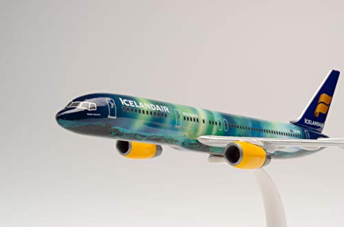 herpa 610735 – Boeing 757-200 Icelandair Hekla Aurora Wings Modelo de avión con Soporte, Modelo avión, construcción de maquetas, Modelos en Miniatura, Coleccionable, plástico, Snap Fit – Escala 1:200 herpa 610735 – Boeing 757-200 Icelandair Hekla Aurora Wings Modelo de avión con Soporte, Modelo avión, construcción de maquetas, Modelos en Miniatura, Coleccionable, plástico, Snap Fit – Escala 1:200