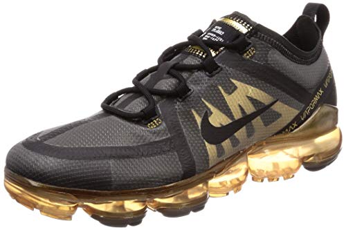 Nike Air Vapormax 2019, Zapatillas de Atletismo para Hombre, Multicolor (Black/Black/Metallic Gold 002), 42.5 EU Nike Air Vapormax 2019, Zapatillas de Atletismo para Hombre, Multicolor (Black/Black/Metallic Gold 002), 42.5 EU