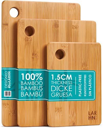 Tablas De Cortar Cocina en Madera Premium Extra-Gruesas - Juego de 3 Piezas en Madera de Bambú Para Picar - 33x22cm / 28x22cm / 22x15cm - Ideal Para Carnes, Verduras, Queso y Pan Tablas De Cortar Cocina en Madera Premium Extra-Gruesas - Juego de 3 Piezas en Madera de Bambú Para Picar - 33x22cm / 28x22cm / 22x15cm - Ideal Para Carnes, Verduras, Queso y Pan