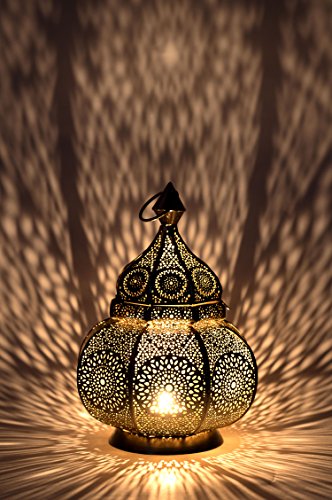 Farol oriental de metal Lamis dorado 30 cm | Portavelas marroquí de jardín | Farol de metal marroquí para exterior como farol de jardín o interior como lámpara de mesa Farol oriental de metal Lamis dorado 30 cm | Portavelas marroquí de jardín | Farol de metal marroquí para exterior como farol de jardín o interior como lámpara de mesa