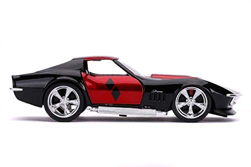 Jada Toys 253252015 Harley Quinn, 1969 Corvette Stingray, Coche de Juguete de Die-Cast, Puertas de Apertura, Escala 1:32, Rojo/Negro Brillante