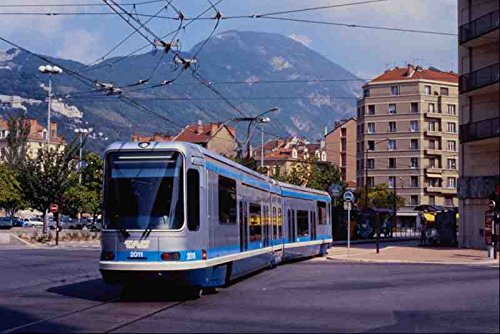 Muestra del Metal 542007 Alsthom piso bajo aritculadas Tranvía Grenoble Suiza A4 12 x 8 aluminio