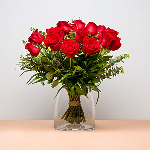 Ramo de 18 Rosas - Versalles - Envío de Ramos de Flores Naturales a Domicilio 24h Gratis - Flores Frescas - Tarjeta dedicatoria incluida de Regalo - Caja Especial para Ramos de Flores Naturales… Ramo de 18 Rosas - Versalles - Envío de Ramos de Flores Naturales a Domicilio 24h Gratis - Flores Frescas - Tarjeta dedicatoria incluida de Regalo - Caja Especial para Ramos de Flores Naturales…