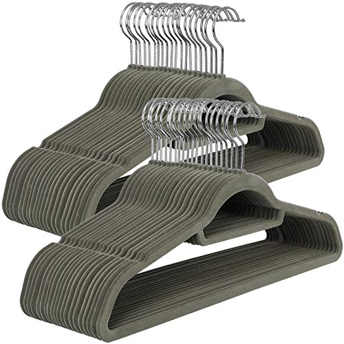 SONGMICS 50 Perchas de Terciopelo, Set de Perchas con Superficie Antideslizante, Ahorro de Espacio, Gancho Cromado Giratorio a 360º, Gris CRF50V SONGMICS 50 Perchas de Terciopelo, Set de Perchas con Superficie Antideslizante, Ahorro de Espacio, Gancho Cromado Giratorio a 360º, Gris CRF50V
