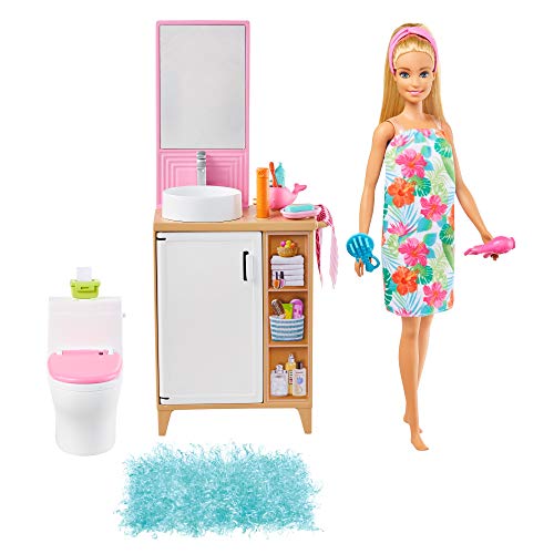Barbie en casa Muñeca rubia con set de juguete de baño, con mueble de baño y accesorios de juguete (Mattel GRG87)