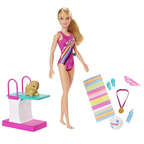 Barbie Muñeca Nada y bucea, trampolín y perrito de juguete, regalo para niñas de 3 a 7 años (Mattel GHK23)