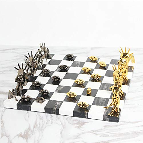 Gossttui Moderna decoración de ajedrez de mármol creativa de aleación de ajedrez, decoración de sala de estar, 40 x 40 x 12 cm