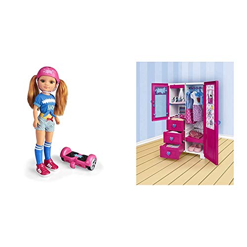 Nancy - Un Día con Mi Hoverboard, Muñeca Mecánica con Patinete Hoverboard + Armario De Ensueño con Luz y Perchas, para Niños y Niñas a Partir de 3 Años, Multicolor (Famosa 700015137)