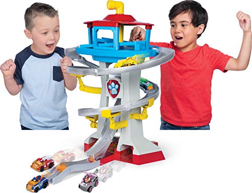 PAW PATROL Playset with Vehicles, Scale True Metal Adventure Bay Rescue Way-Juego con 2 vehículos exclusivos, Escala 1:55, Color Gris (Spin Master 6060065)