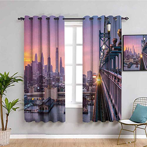 American Decor - Cortina opaca para dormitorio, diseño de tren de Philadelphia bajo una brumosa puesta de sol en el puente con luces, rascacielos, paisaje, baño, color morado y azul