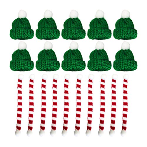 Amosfun - Lote de 20 mini gorro de Navidad con bufanda de navidad, adornos en miniatura, bricolaje, para el cabello, accesorios artesanales, muñecas, sombrero, fabricación de joyas