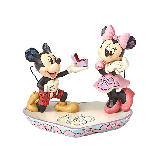 Disney Traditions, Figura de Mickey y Minnie con anillo de compromiso, para coleccionar Disney Traditions, Figura de Mickey y Minnie con anillo de compromiso, para coleccionar