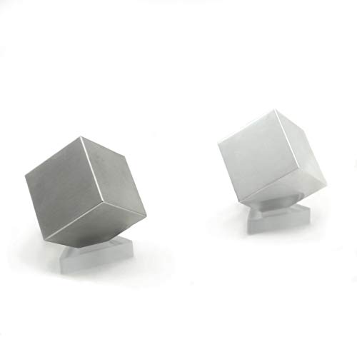 Fantástico set de de 2 cubos (38,1 mm) de tungsteno (W) y aluminio (Al) / Mismo tamaño, pero pesos extremadamente diferentes (debido a las densidades). Incluyen peanas Fantástico set de de 2 cubos (38,1 mm) de tungsteno (W) y aluminio (Al) / Mismo tamaño, pero pesos extremadamente diferentes (debido a las densidades). Incluyen peanas