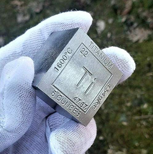 Lingote/pisapapeles de titanio de 5 onzas (aprox. 155 gramos) con forma de cubo, con diseño y datos grabados del elemento químico Lingote/pisapapeles de titanio de 5 onzas (aprox. 155 gramos) con forma de cubo, con diseño y datos grabados del elemento químico