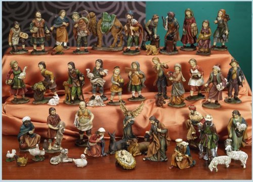 Idea de Navidad: cuna Portal de Belén incluye 47 figuras de hasta 11 cm de alta