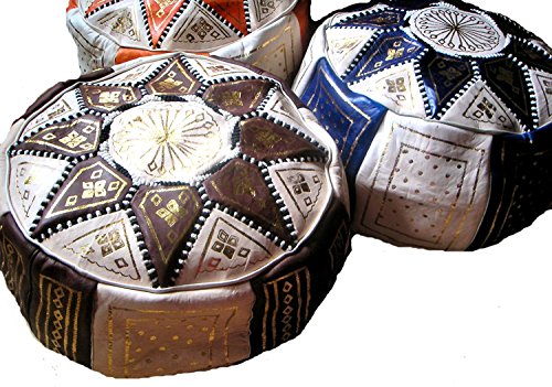 Puf, pouf de cuero modelo marroquí hecho a mano. Mide 45 cm de diámetro y 23 cm de alto aproximadamente. Se vende vacío. Se rellena con papel de periódicos, trapos o goma espuma