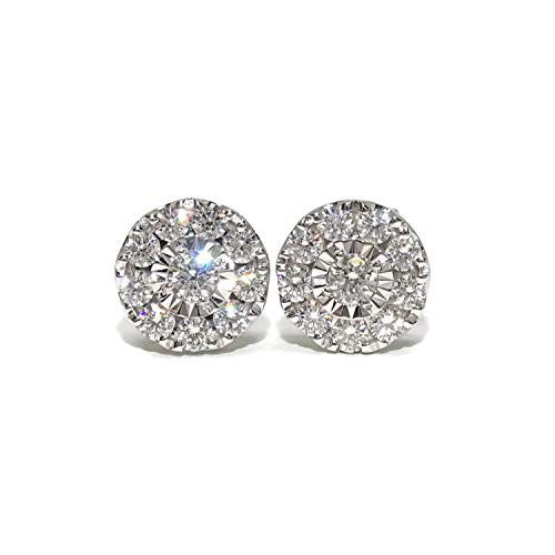 Preciosos pendientes de diamantes talla brillante de 0.67cts, montados en oro blanco de 18k con cierre presión de seguridad y 9mm de diámetro. Peso; 2.20gr de oro de 18k. Preciosos pendientes de diamantes talla brillante de 0.67cts, montados en oro blanco de 18k con cierre presión de seguridad y 9mm de diámetro. Peso; 2.20gr de oro de 18k.