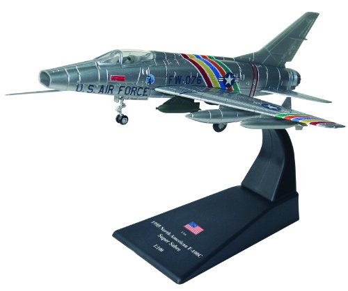 North American F-100C Super Sabre diecast 1:100 model (Amercom SL-31) North American F-100C Super Sabre diecast 1:100 model (Amercom SL-31)