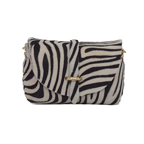 A to Z Leather Bolso clutch pequeño de mujer de auténcia y suave piel, con cadena dorada desmontable, para llevar colgado o como bolso de mano. Los bolsos pueden personalizarse con unas iniciales. A to Z Leather Bolso clutch pequeño de mujer de auténcia y suave piel, con cadena dorada desmontable, para llevar colgado o como bolso de mano. Los bolsos pueden personalizarse con unas iniciales.