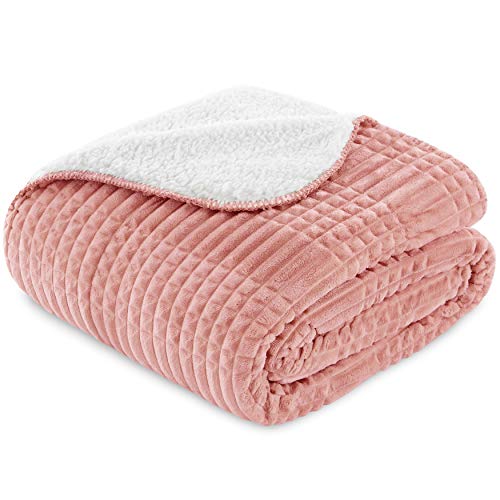 Vipalia Manta Cama 90 cm. Colcha Plaid Multiusos Sofa Polar. Cubrecama. Idea Regalo. Comoda Ligera Suave. Borrego. Calidad Diseño. Color Rosa. 160 x 220 cm Vipalia Manta Cama 90 cm. Colcha Plaid Multiusos Sofa Polar. Cubrecama. Idea Regalo. Comoda Ligera Suave. Borrego. Calidad Diseño. Color Rosa. 160 x 220 cm