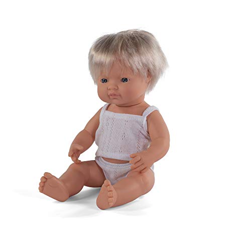 Miniland – Muñeco bebé Europeo Niño de vinilo suave de 38cm con rasgos étnicos y sexuado para el aprendizaje de la diversidad con suave y agradable perfume. Presentado en caja de regalo.