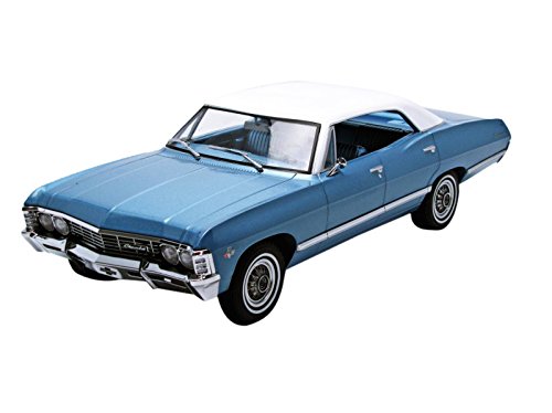 Greenlight Collectibles Artisan Collection 1967 sedán Chevrolet Impala Sport Azul / Blanco Vehículo (Escala 1:18)