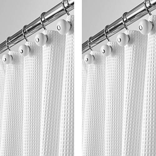 mDesign Juego de 2 cortinas de ducha de lujo en tejido de mezcla de algodón – Cortinas de baño de estilo con estampado de barquillo – Accesorio para ducha y bañera de fácil limpieza – blanco