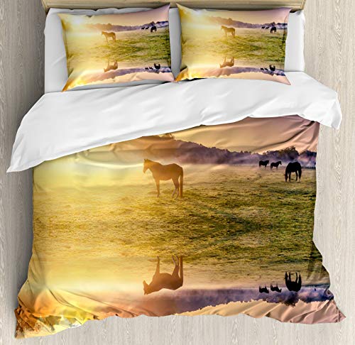 Juego de Funda nórdica Nature, Horse Valley en el Sur con un Reflejo del Lago y un Sol Que se eleva sobre Las montañas, Juego de Cama Decorativo de 3 Piezas con 2 Fundas de Almohada, Amarillo pálido