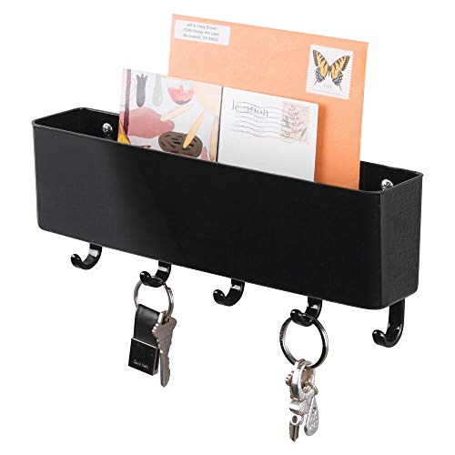 mDesign Colgador de llaves con estante para apoyar correo, papeles y celulares - Organizador de llaves con portacartas en plástico resistente - Cuelga llaves ideal para el recibidor o pasillo - Negro