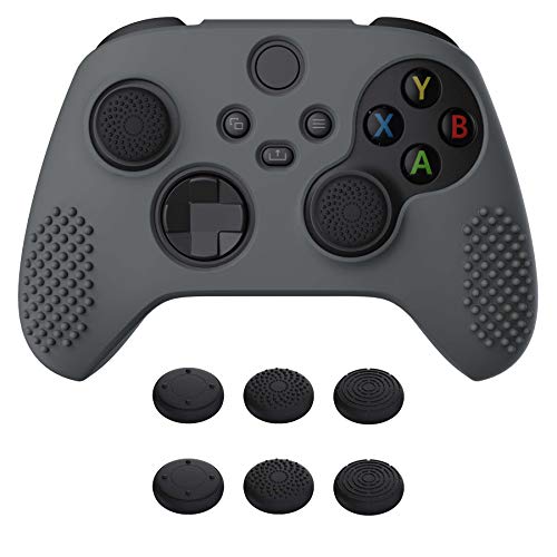 eXtremeRate PlayVital Funda de Silicona para Xbox Series X S Protector Tacto Suave Carcasa Antideslizante con 6 Tapas de Joysitcks Funda de Goma para Mando Xbox Series S X(3D Tachonado-Gris)