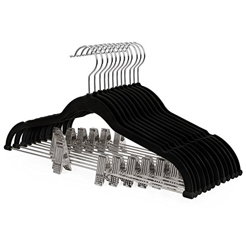 SONGMICS Set de 12 Perchas Aterciopeladas con Pinzas, Gancho Giratorio a 360º, para Adultos, Ideal para Trajes, Abrigos, Faldas, Pantalones, Tirantes, 42,5 x 0,5 x 23,5 cm, Negro CRF12B SONGMICS Set de 12 Perchas Aterciopeladas con Pinzas, Gancho Giratorio a 360º, para Adultos, Ideal para Trajes, Abrigos, Faldas, Pantalones, Tirantes, 42,5 x 0,5 x 23,5 cm, Negro CRF12B
