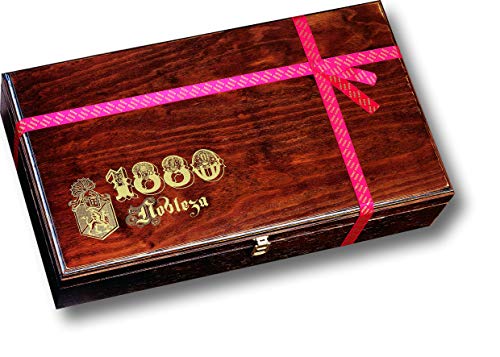 1880 Caja Regalo "nobleza" Contiene Un Amplio Surtido De Turrones, Dulces Y Chocolates Estrella De | Calidad Suprema Presentado En Elegante Caja De Madera Noble,pack Selecto 3240 G, Almendra