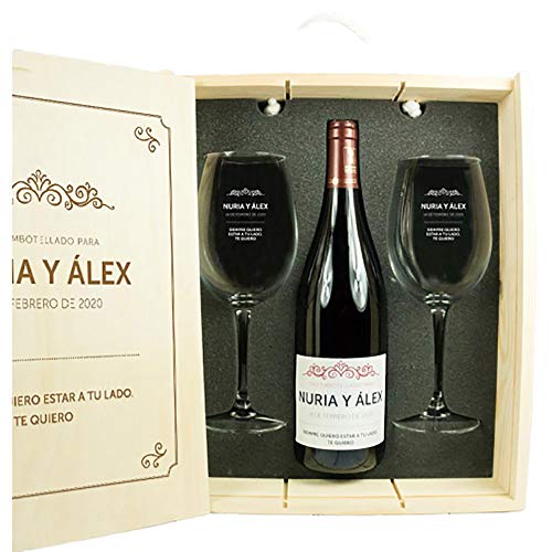 Calledelregalo Regalo Personalizado para Parejas: Kit con Botella de Vino + Copas de Vino + Caja de Madera, Todo ello Personalizable con Nombres, Fecha y dedicatoria