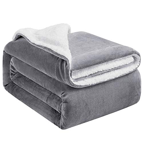 Hansleep Manta Reversible de Franela y Sherpa 270x230 cm, Manta Polar para Cama 180 de Microfibra - Manta Pelo para Sofá Suave Hipoalérgica, Manta Forro Polar de Invierno Gris Claro y Blanco