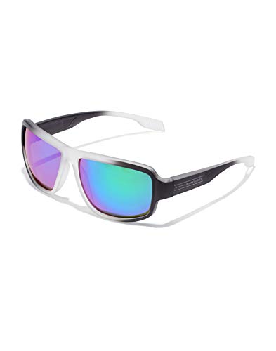 HAWKERS · Gafas de Sol F18 Emerald, para Hombre y Mujer, de diseño sportswear con montura bicolor de transparente frosted a negro y lentes iridiscentes esmeralda, azules y lilas, Protección UV400